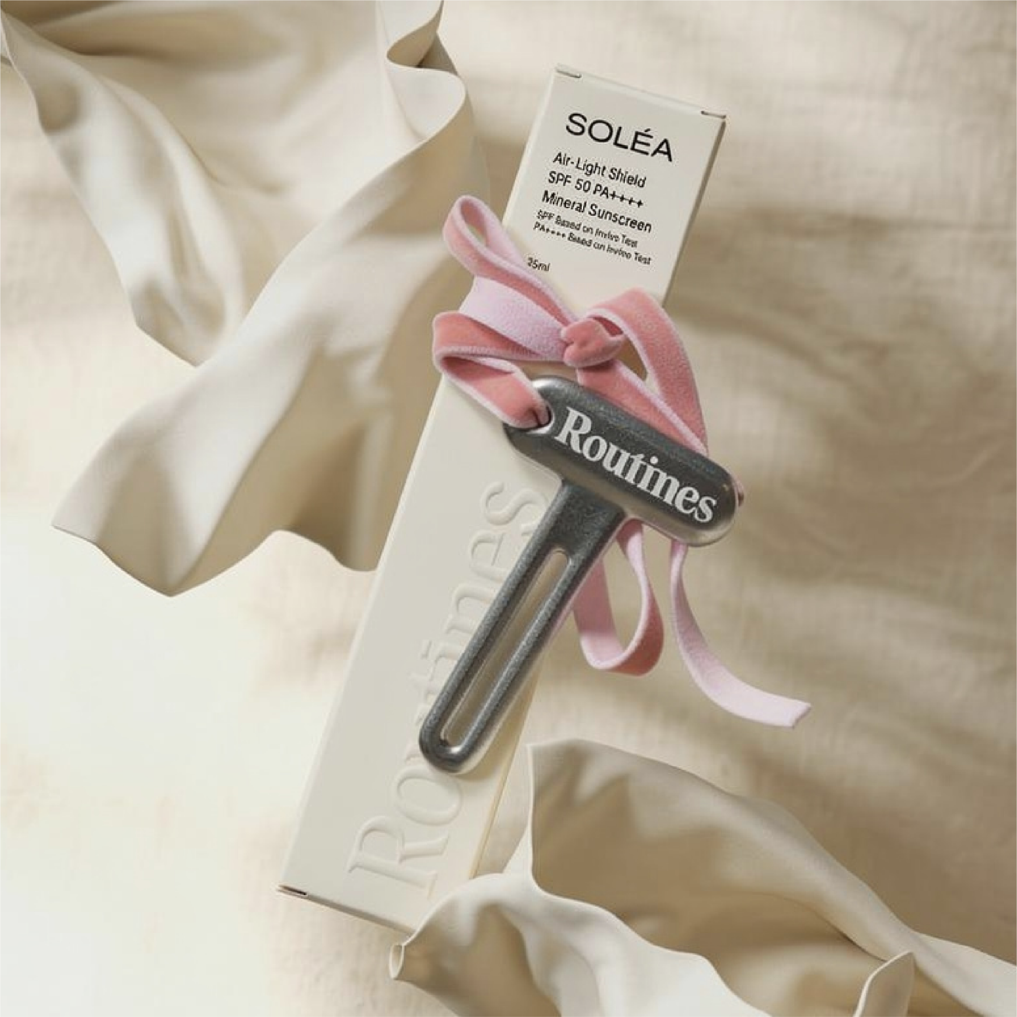 BUNDLE - Soléa Air Light Shield Mineral Sunscreen SPF 50 PA++++ (35ml) & Tube Roller Squeezer